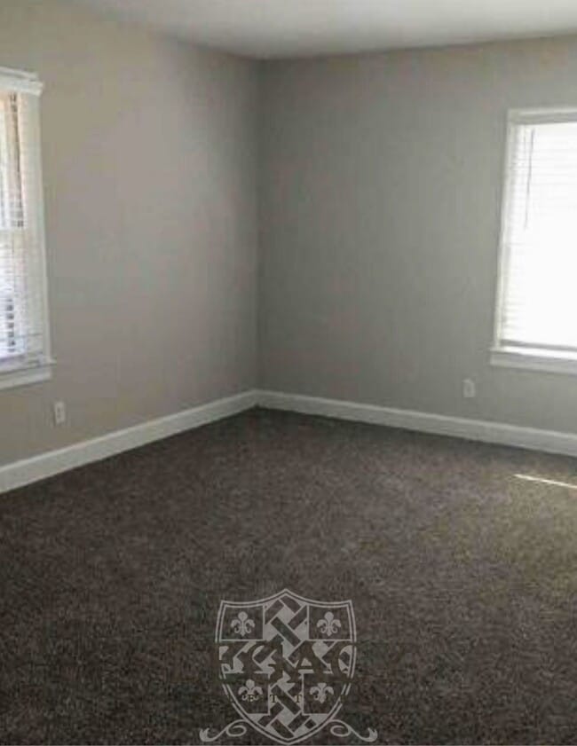 Building Photo - 210 W Lokey Ave