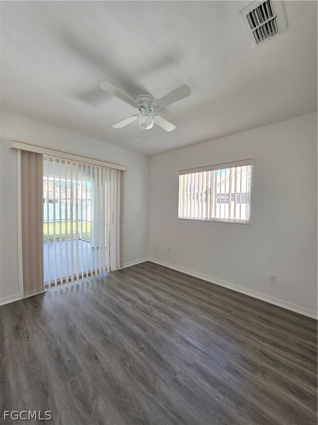 Building Photo - 2228 SE 19th Ave