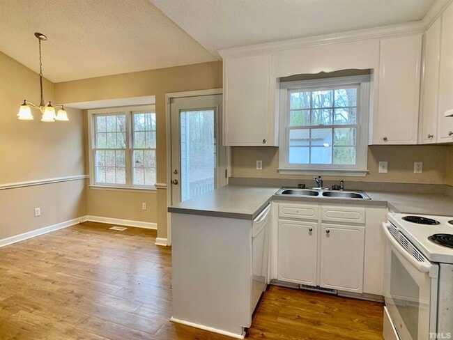 Building Photo - 516 Contessa Ct