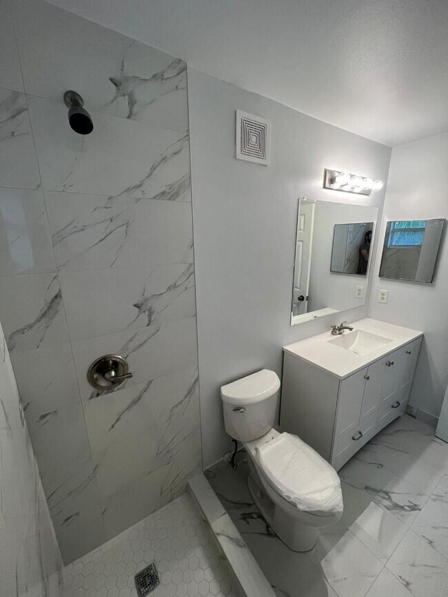 Building Photo - 4160 NW 67th Terrace