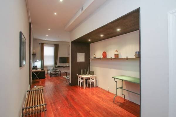 Building Photo - 1706 Locust St