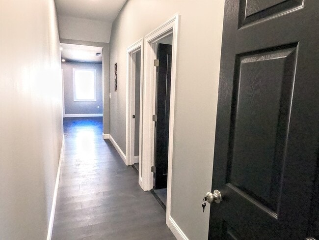 Building Photo - 2 Sunnyside St