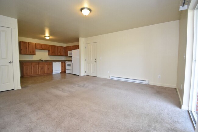 Building Photo - 2nd Floor 2 Bed 1 Bath in a Great Central ...