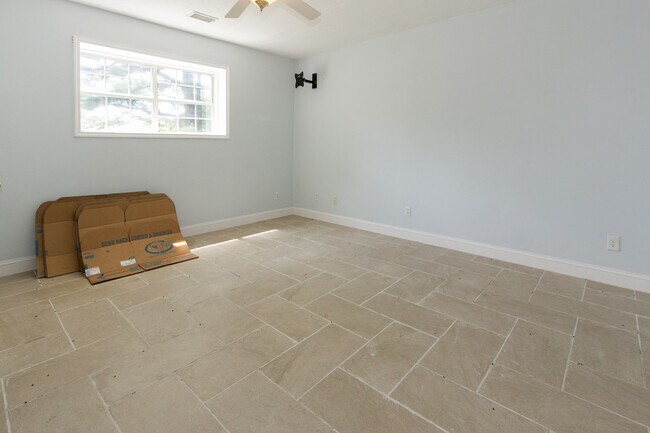 Building Photo - 5485 Forest Falls Dr