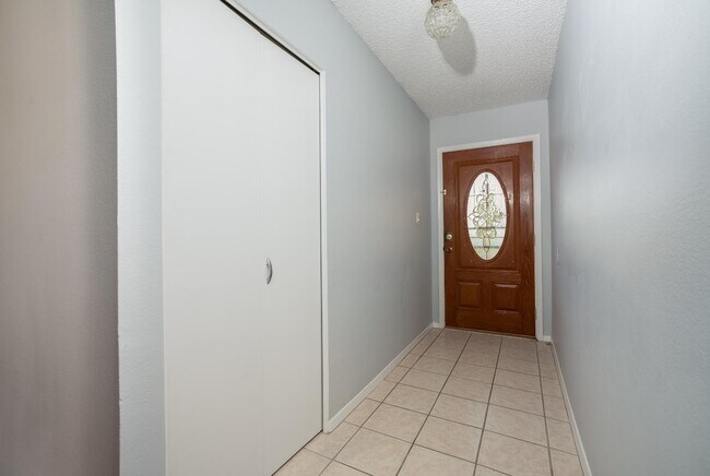 Building Photo - 1624 Pablo Ct NE