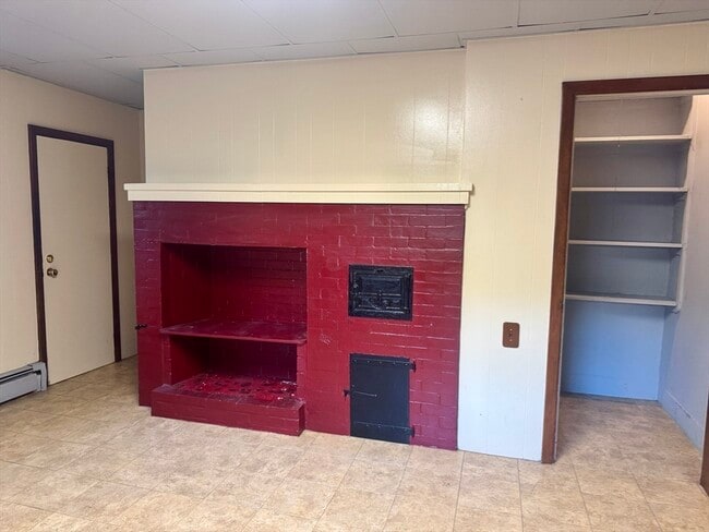 Building Photo - 148 Maxfield St