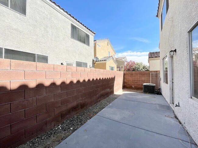 Building Photo - 2608 Commitment Ct