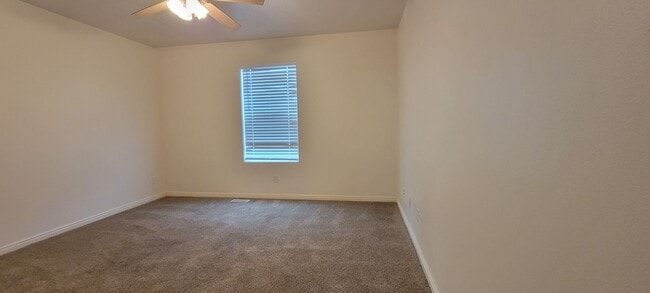 Building Photo - Spacious 2-Story Cedar City Duplex