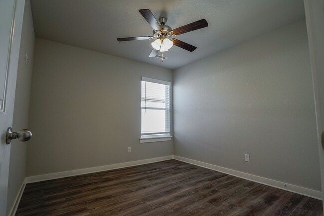 Building Photo - Now Preleasing