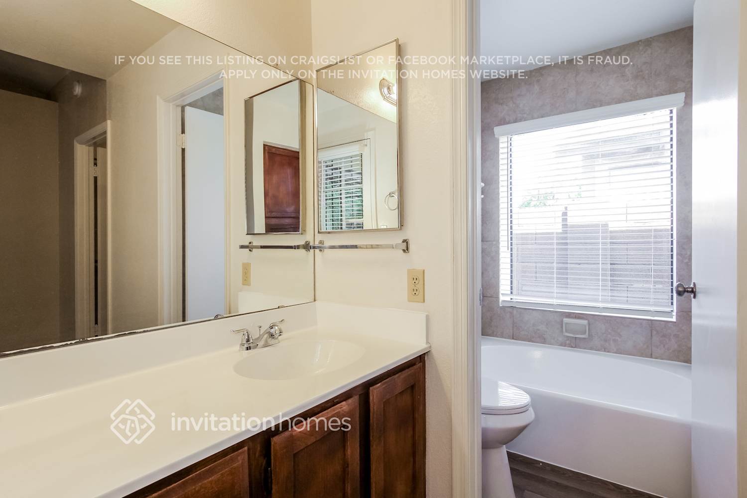 Building Photo - 6628 N 48th Dr
