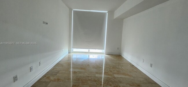 Building Photo - 218 SE 14th St