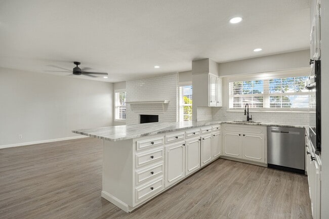 Building Photo - Completely Remodeled Four Bedroom