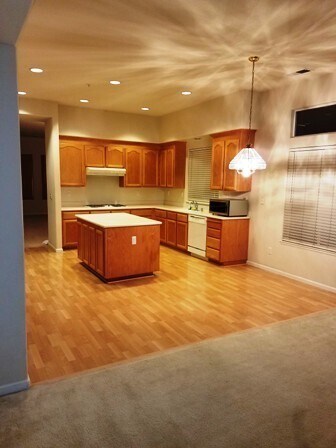 Building Photo - Lovely 3 bedroom in Creekbridge, River Cross