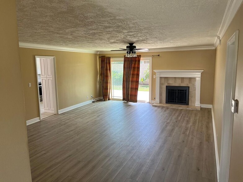 Building Photo - 4600 Guava Avenue