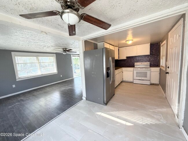 Building Photo - 332 Palm Ave