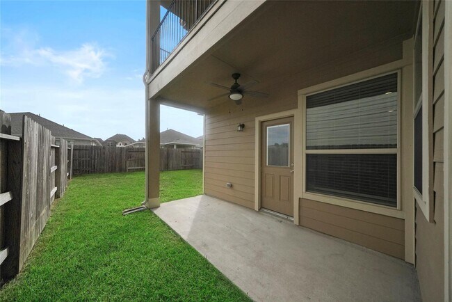 Building Photo - 25314 Fallen Acorn Ct