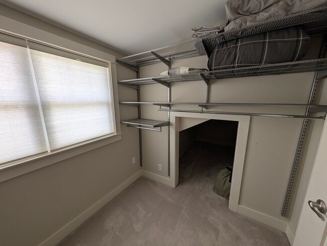 Building Photo - Beautiful 3 Bedroom House right across fro...