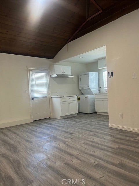Building Photo - 3035 Bautista St