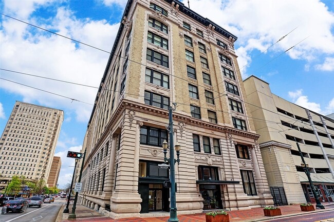 Building Photo - 201 Main St