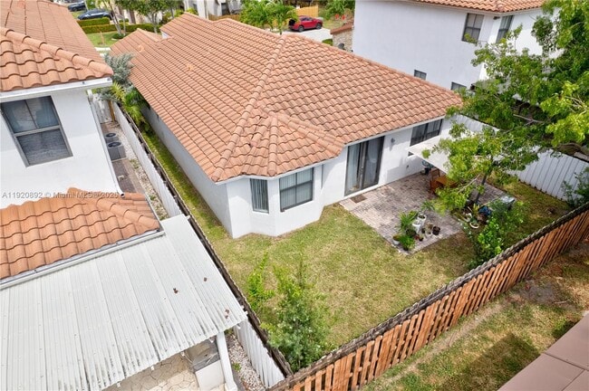 Building Photo - 1023 NW 100th Ave