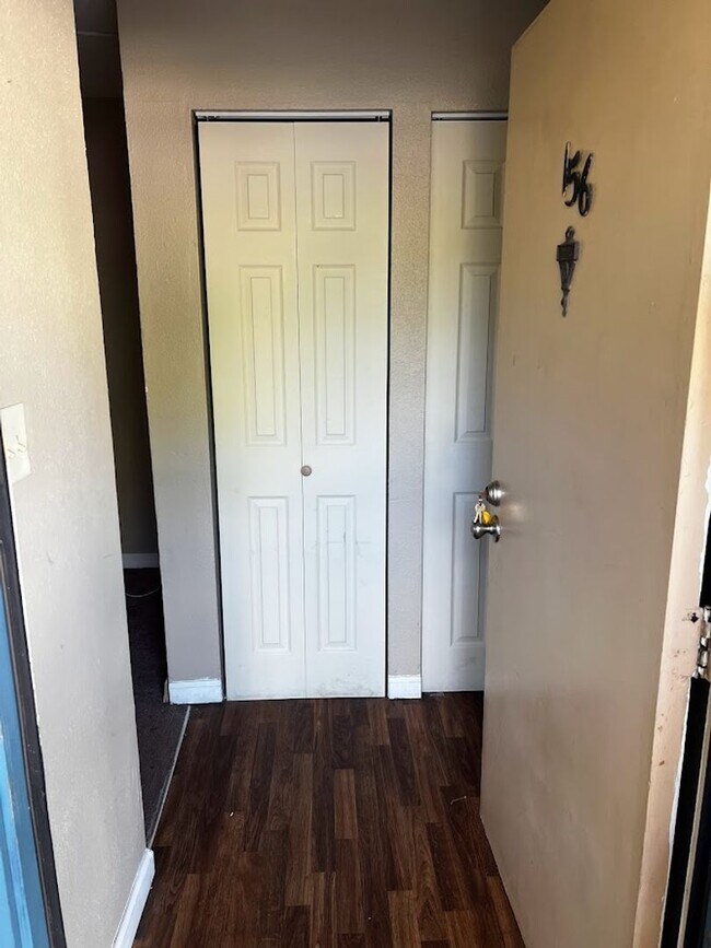Primary Photo - Spacious 1,226 SF Unit - 2 bd / 2 ba near ...