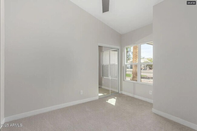 Building Photo - 10934 E Becker Ln