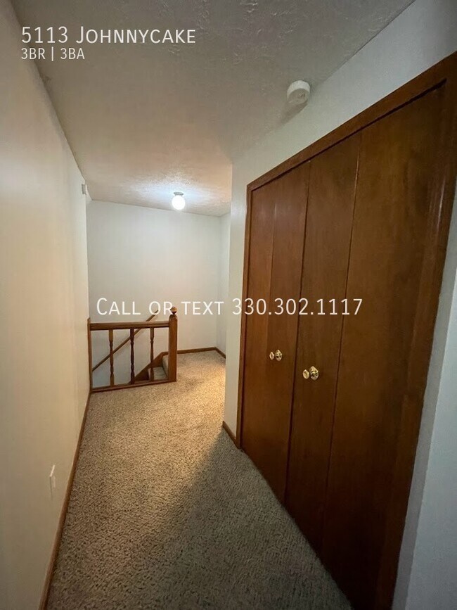 Building Photo - Three bedroom three bathroom duplex for rent
