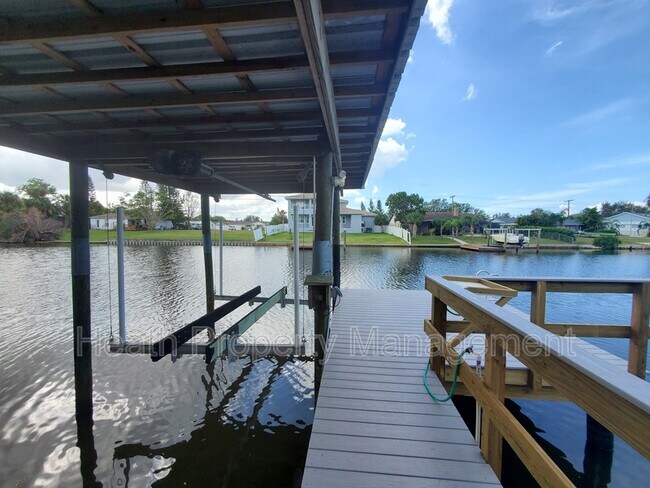 Building Photo - 308 Lookout Dr