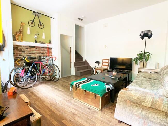 Primary Photo - 1129 N Hancock St