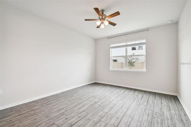 Building Photo - 13144 Peachleaf Ave