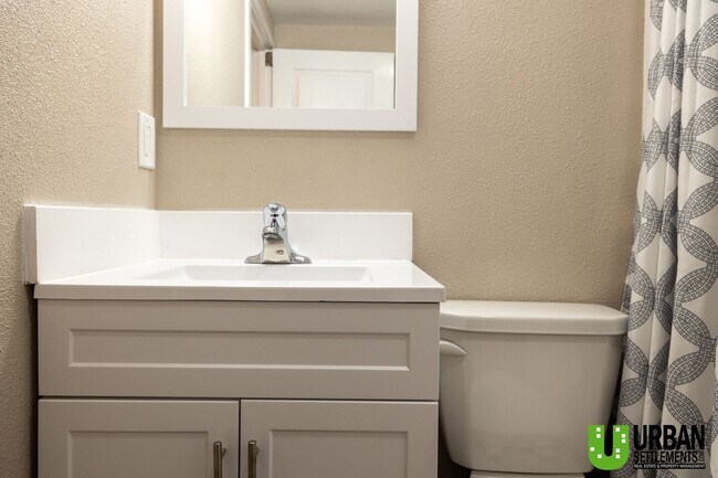 Building Photo - Modern Kendall Yards Townhome – 3 Bed, 2.5 Bath | 1,500 Sq. Ft.