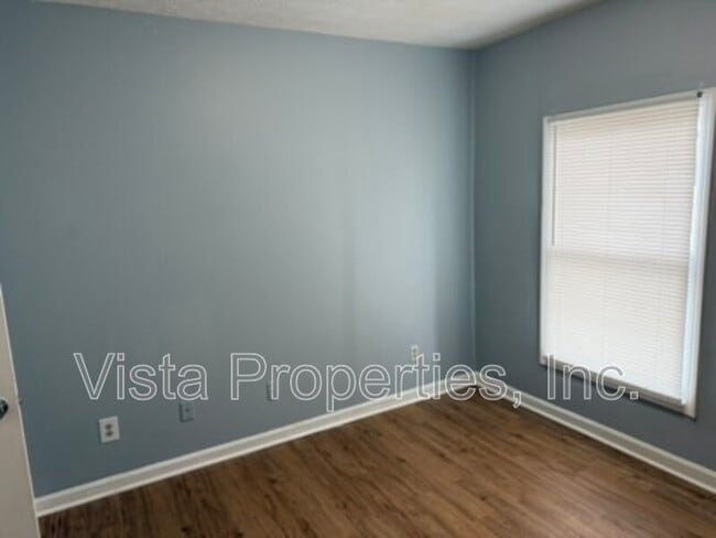 Building Photo - 1612 W Market St