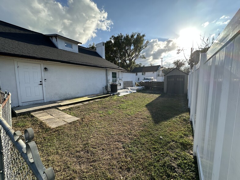 Fenced Yard - 5611 12th St