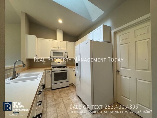 Building Photo - 14110 SE 171st Way