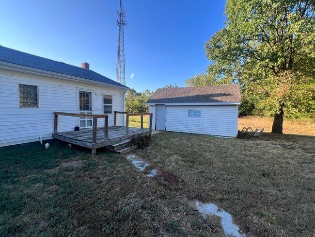 Building Photo - Unique 3 Bedroom Home South of Carl Junction