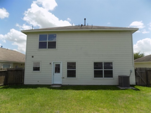 Building Photo - 21711 Falcongate Ct