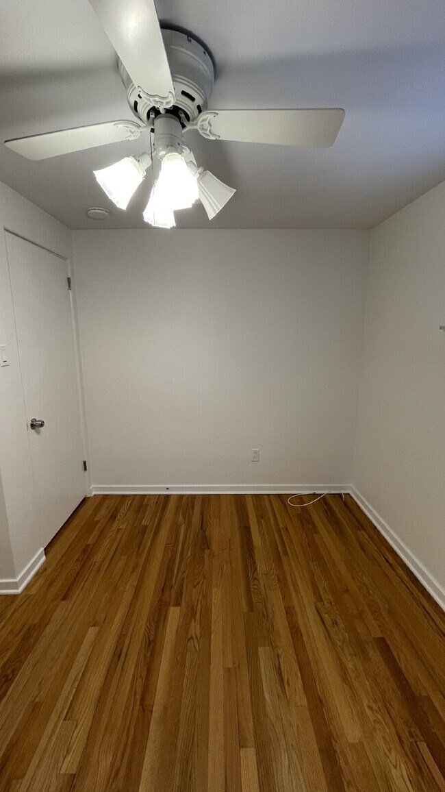 Building Photo - Charming 3 bed, 2 bath with finished basement!