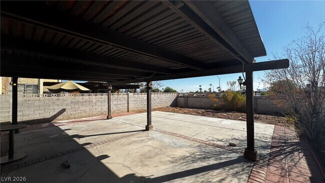 Building Photo - 317 Warmside Dr