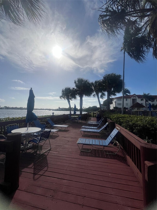 Building Photo - 7030 Half Moon Cir