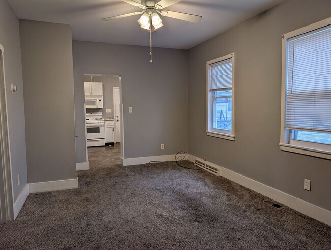 Building Photo - 1955 W 58th-Lower