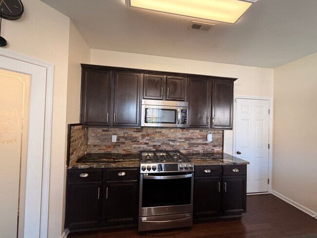 Building Photo - 42 Kilverstone Way