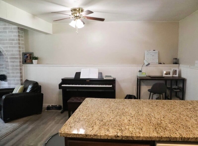 Building Photo - 1340 W 450 N