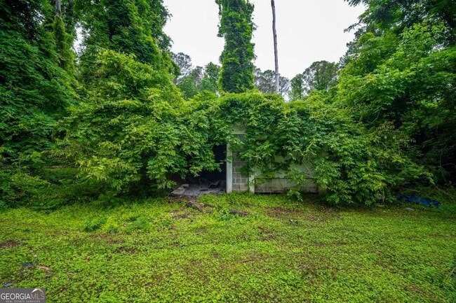 Building Photo - 2137 Delowe Dr