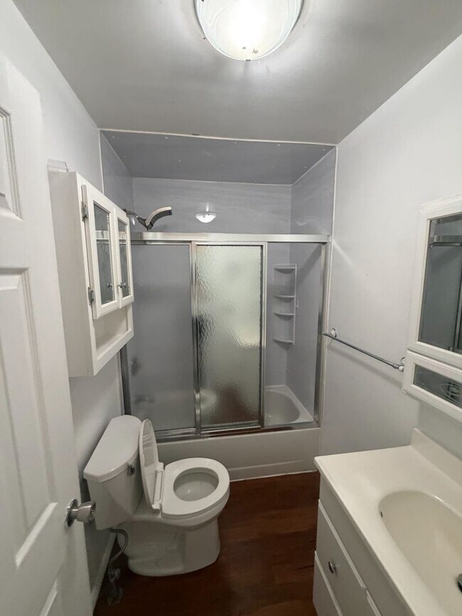 Building Photo - 987 Grace Dr