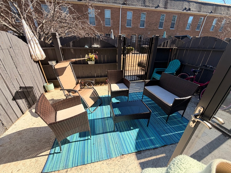 Building Photo - 245 Winding River Dr