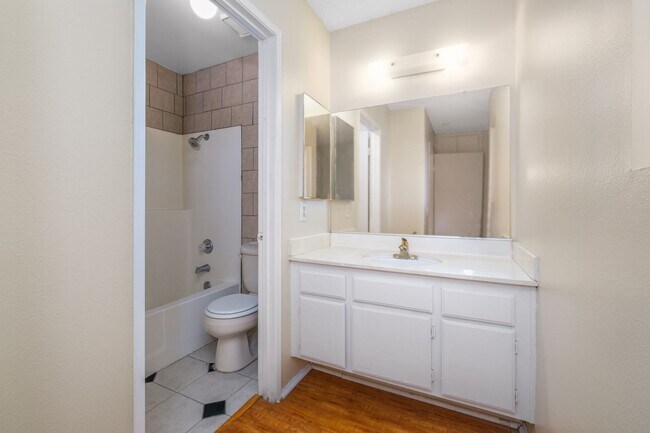 Building Photo - 1650 S Campus Ave