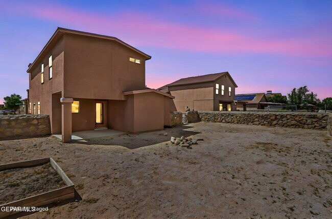 Building Photo - 2300 Glitter Point