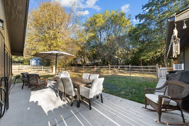 Building Photo - Nestled in the heart of Charlotte, this ch...