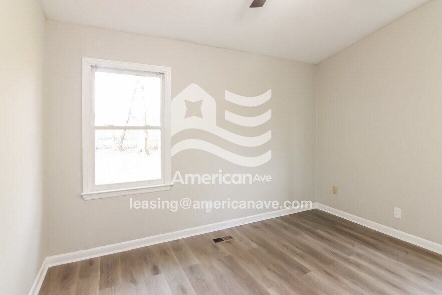 Building Photo - 2879 Doyle Ave