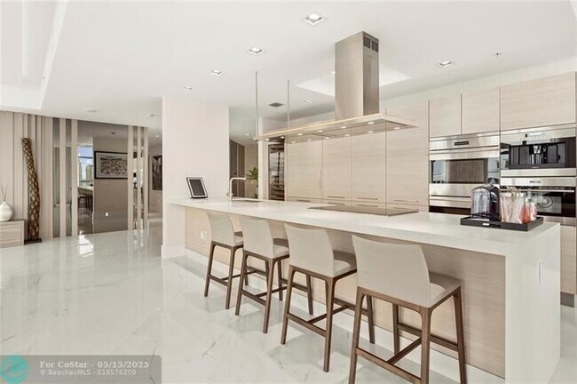 Building Photo - 17301 Biscayne Blvd